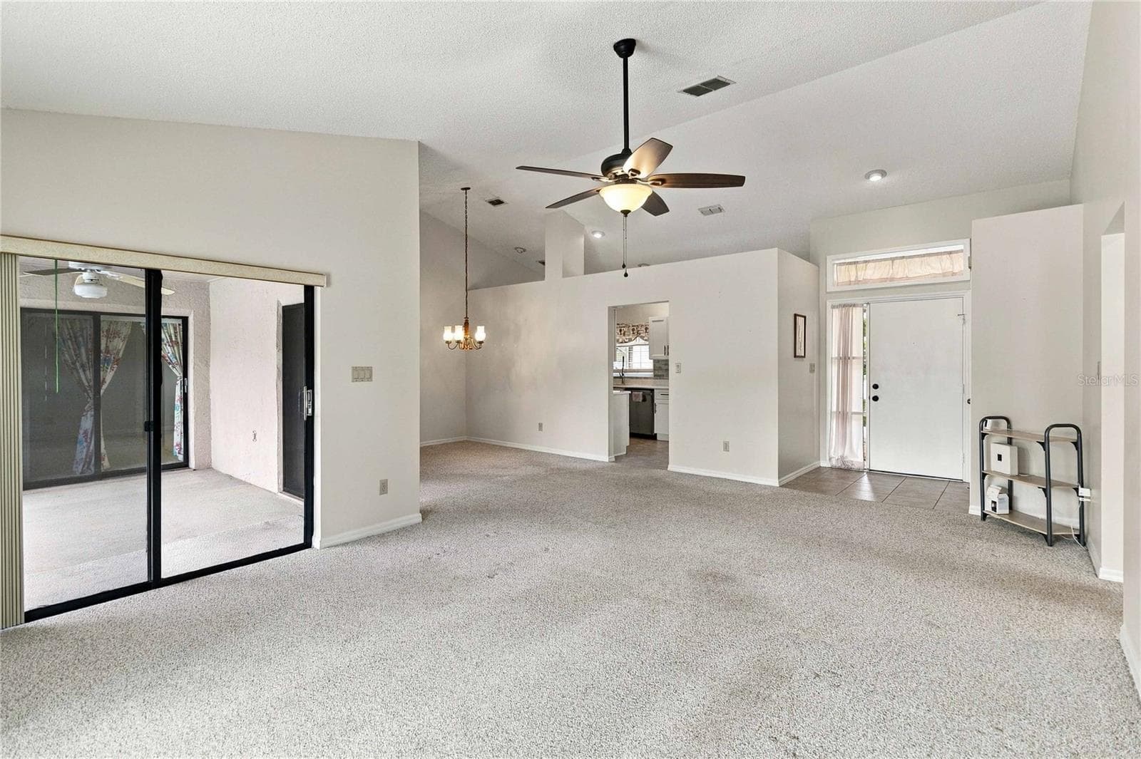 Single Family Residence at 1619 RED CLOVER CT, ORLANDO, photo 7 of 27