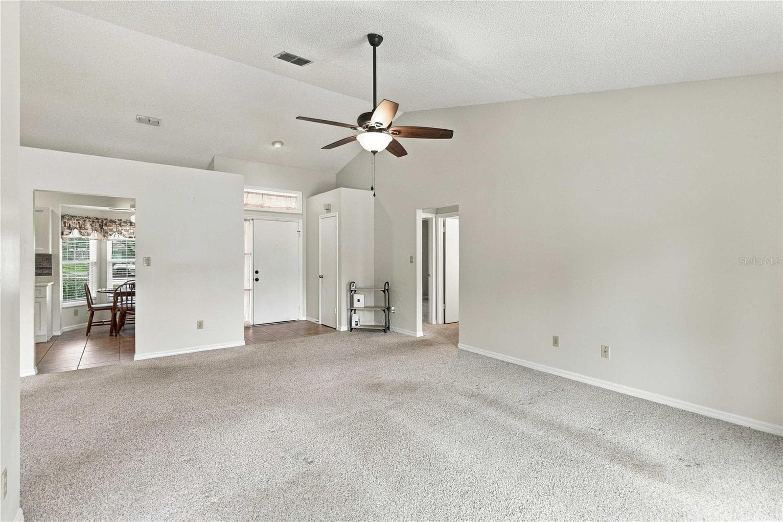Single Family Residence at 1619 RED CLOVER CT, ORLANDO, photo 8 of 27