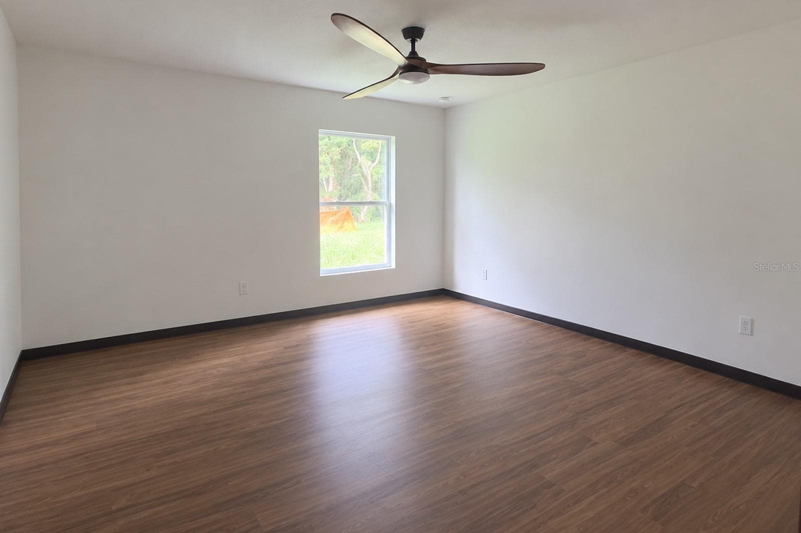 Single Family Residence at 332 LAKE CRESCENT DR, DEBARY, photo 6 of 11