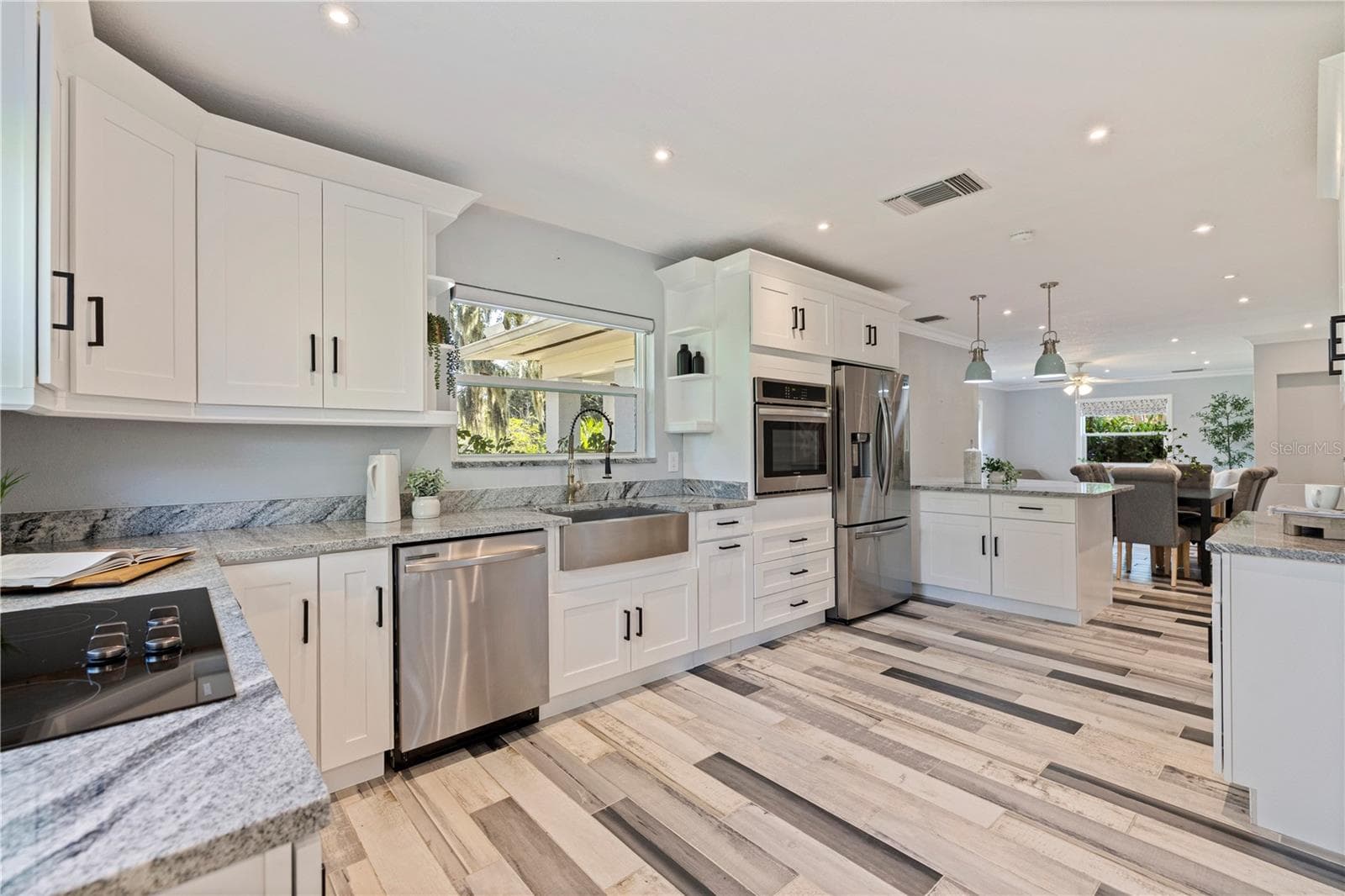 Single Family Residence at 3712 FOSTER HILL DR N, ST PETERSBURG, photo 3 of 49