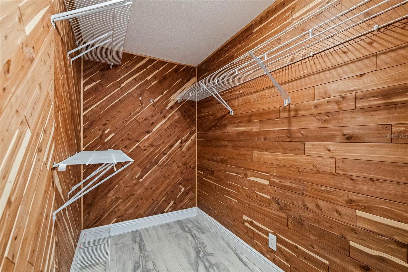 Single Family Residence at 3712 FOSTER HILL DR N, ST PETERSBURG, photo 20 of 49