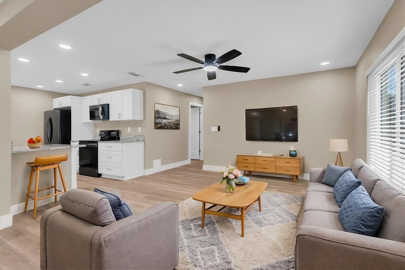 Single Family Residence at 10531 MEADOW HILL DR, PORT RICHEY, photo 4 of 50