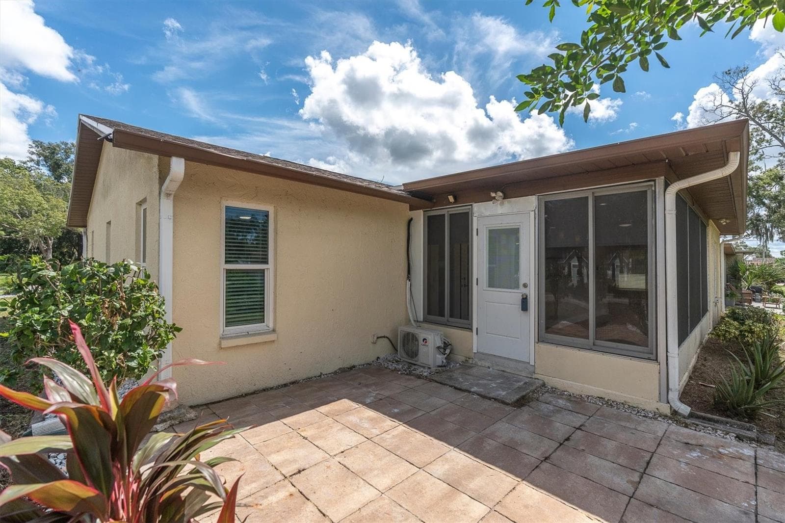 Single Family Residence at 10531 MEADOW HILL DR, PORT RICHEY, photo 35 of 50