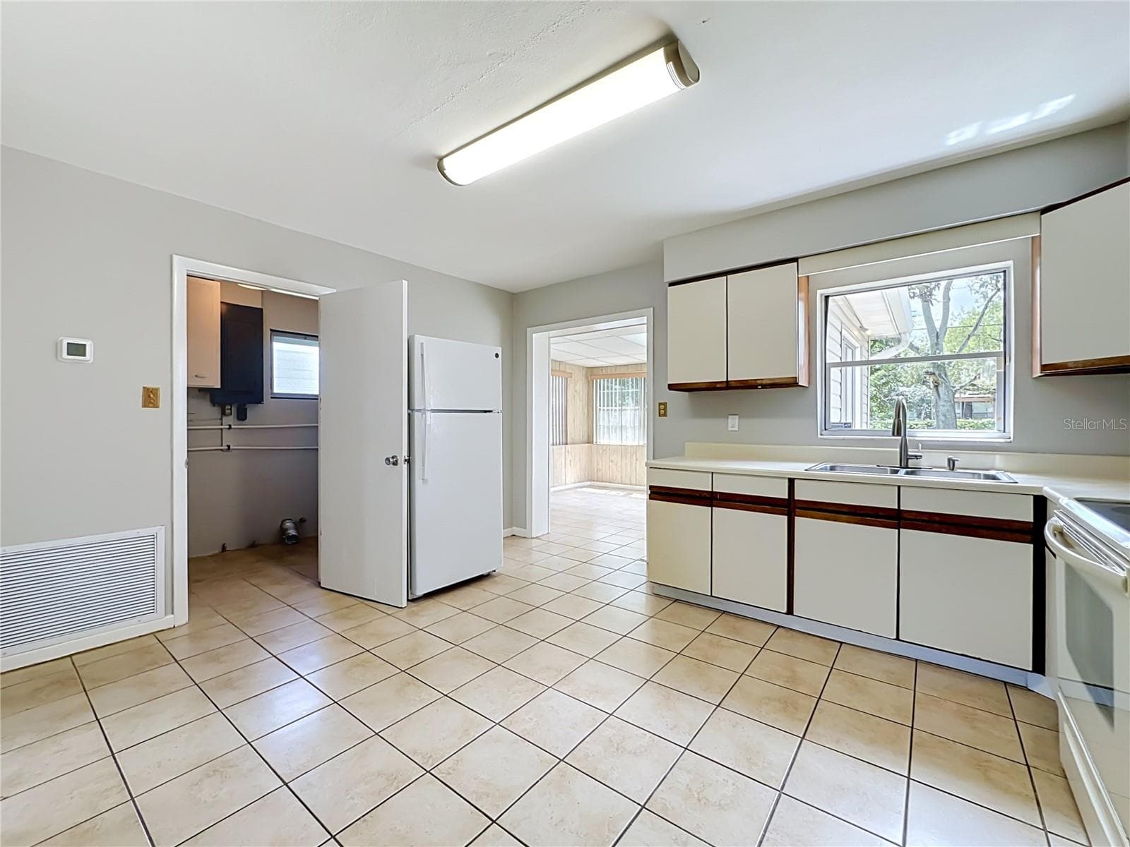 Single Family Residence at 2503 CETRA CT, LAKELAND, photo 14 of 46