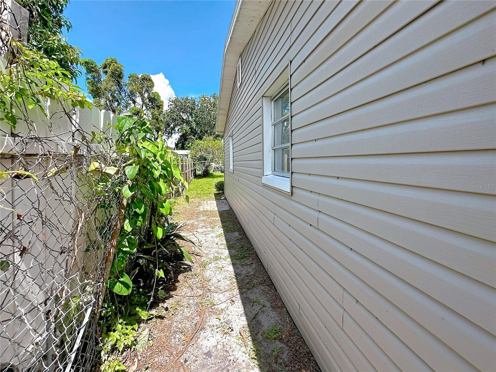 Single Family Residence at 2503 CETRA CT, LAKELAND, photo 42 of 46