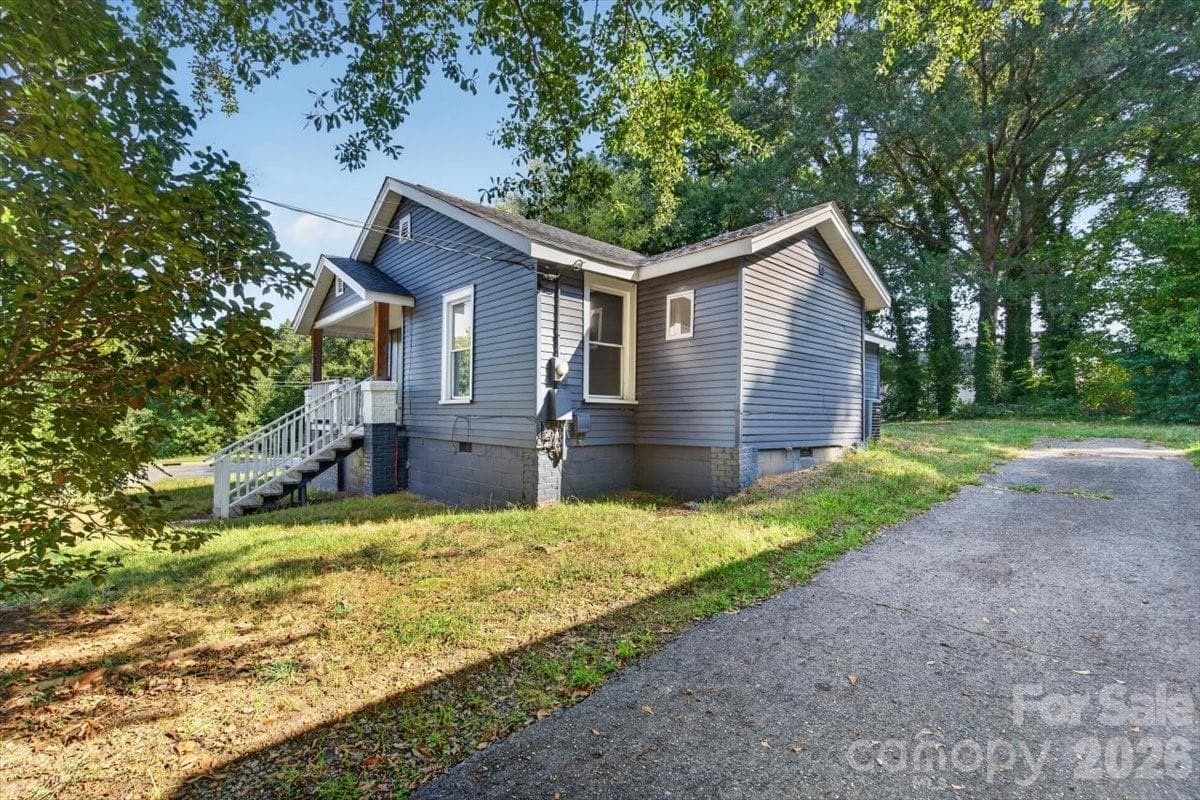 Single Family Residence at 216 N Vance Street, Gastonia, photo 13 of 13