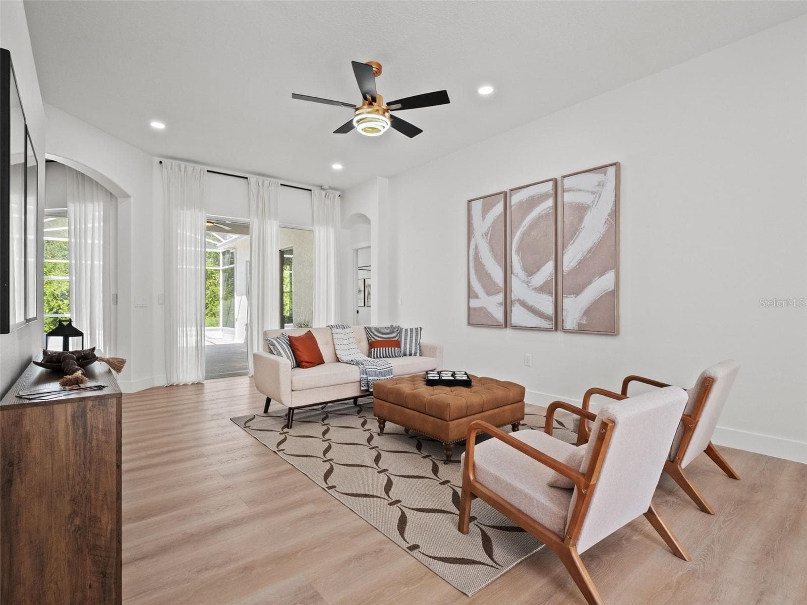 Single Family Residence at 6111 HERONCREST CT, LITHIA, photo 12 of 57