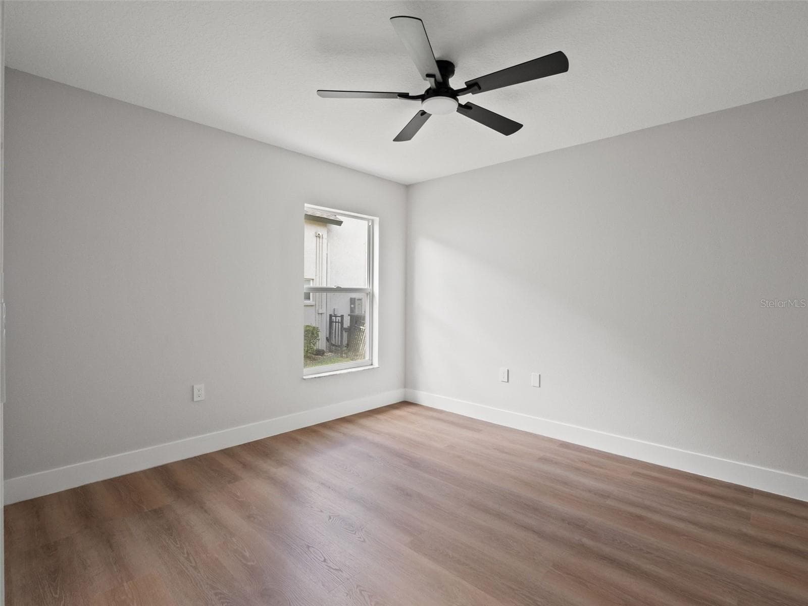 Single Family Residence at 6111 HERONCREST CT, LITHIA, photo 44 of 57