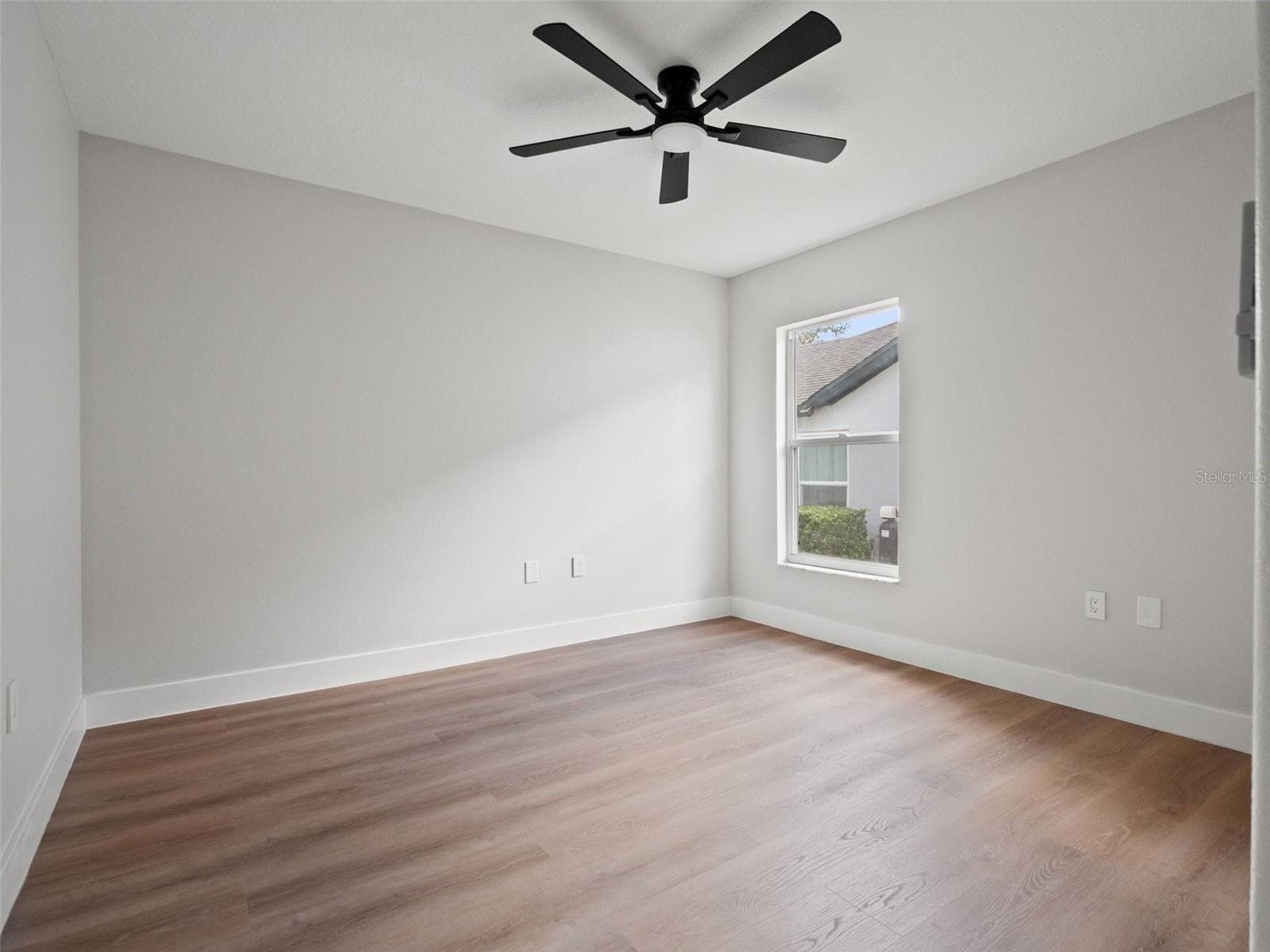 Single Family Residence at 6111 HERONCREST CT, LITHIA, photo 48 of 57