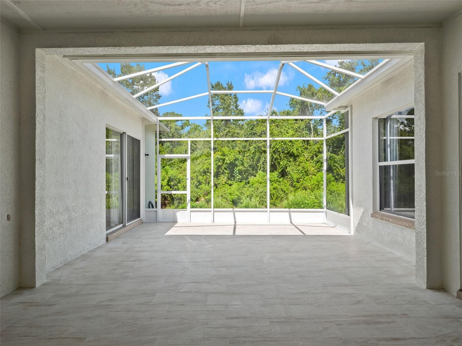 Single Family Residence at 6111 HERONCREST CT, LITHIA, photo 52 of 57