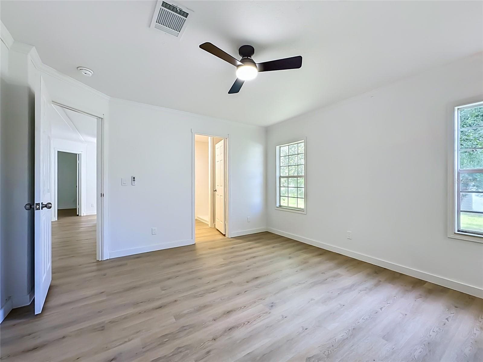 Manufactured Home at 108 PINE LAKE DR, SATSUMA, photo 8 of 31