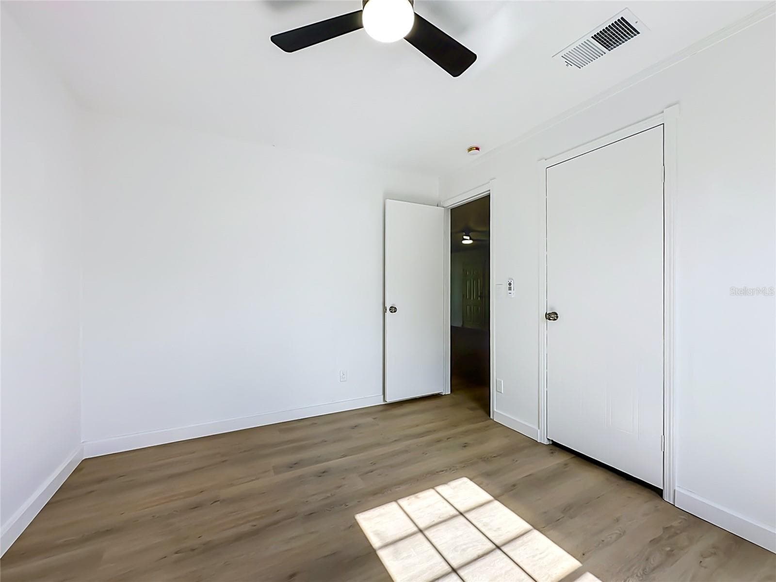 Manufactured Home at 108 PINE LAKE DR, SATSUMA, photo 16 of 31