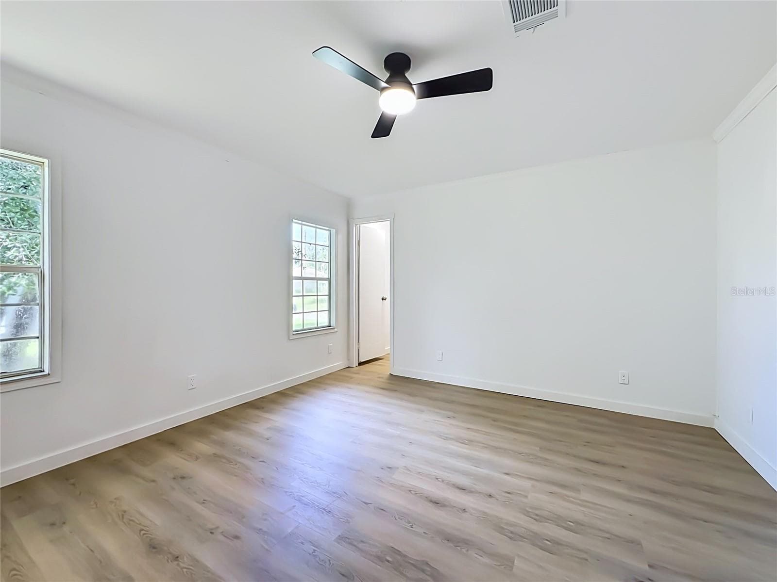 Manufactured Home at 108 PINE LAKE DR, SATSUMA, photo 17 of 31