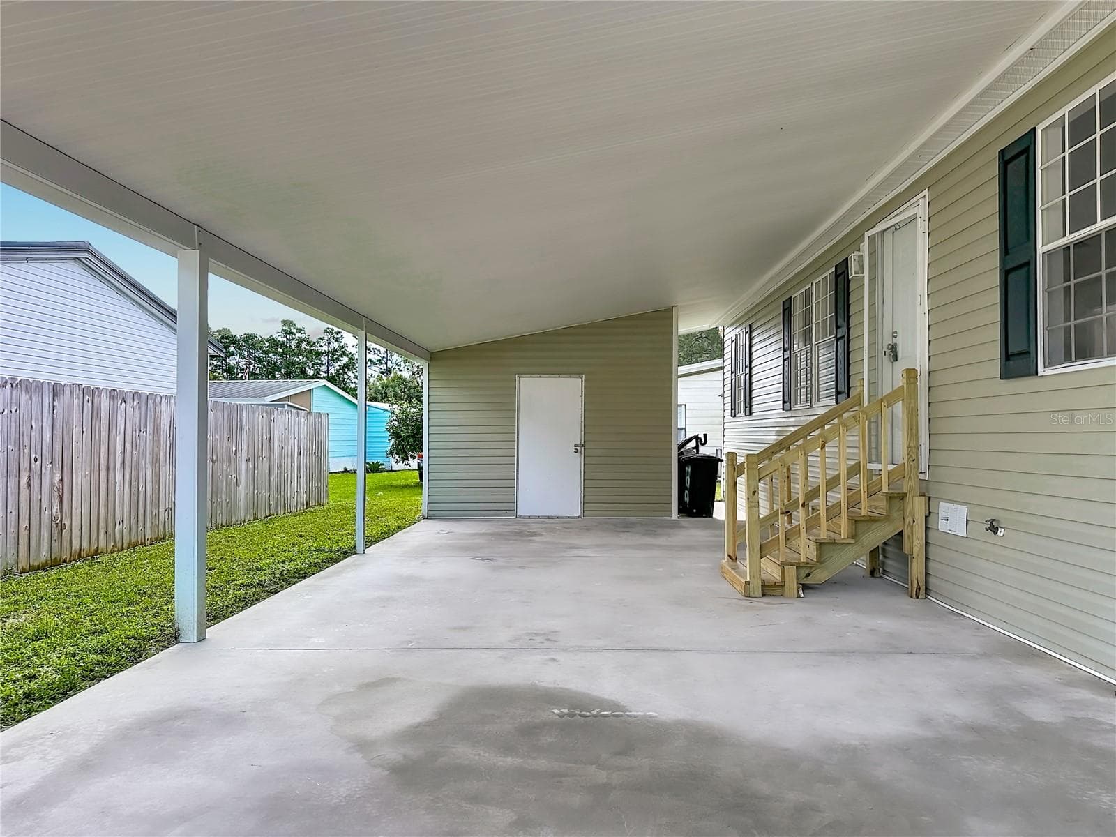 Manufactured Home at 108 PINE LAKE DR, SATSUMA, photo 22 of 31