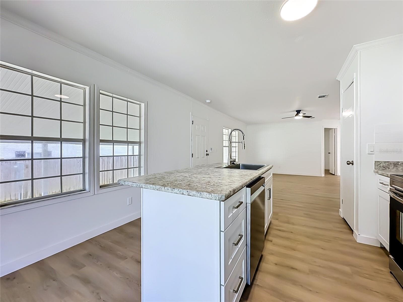 Manufactured Home at 108 PINE LAKE DR, SATSUMA, photo 26 of 31
