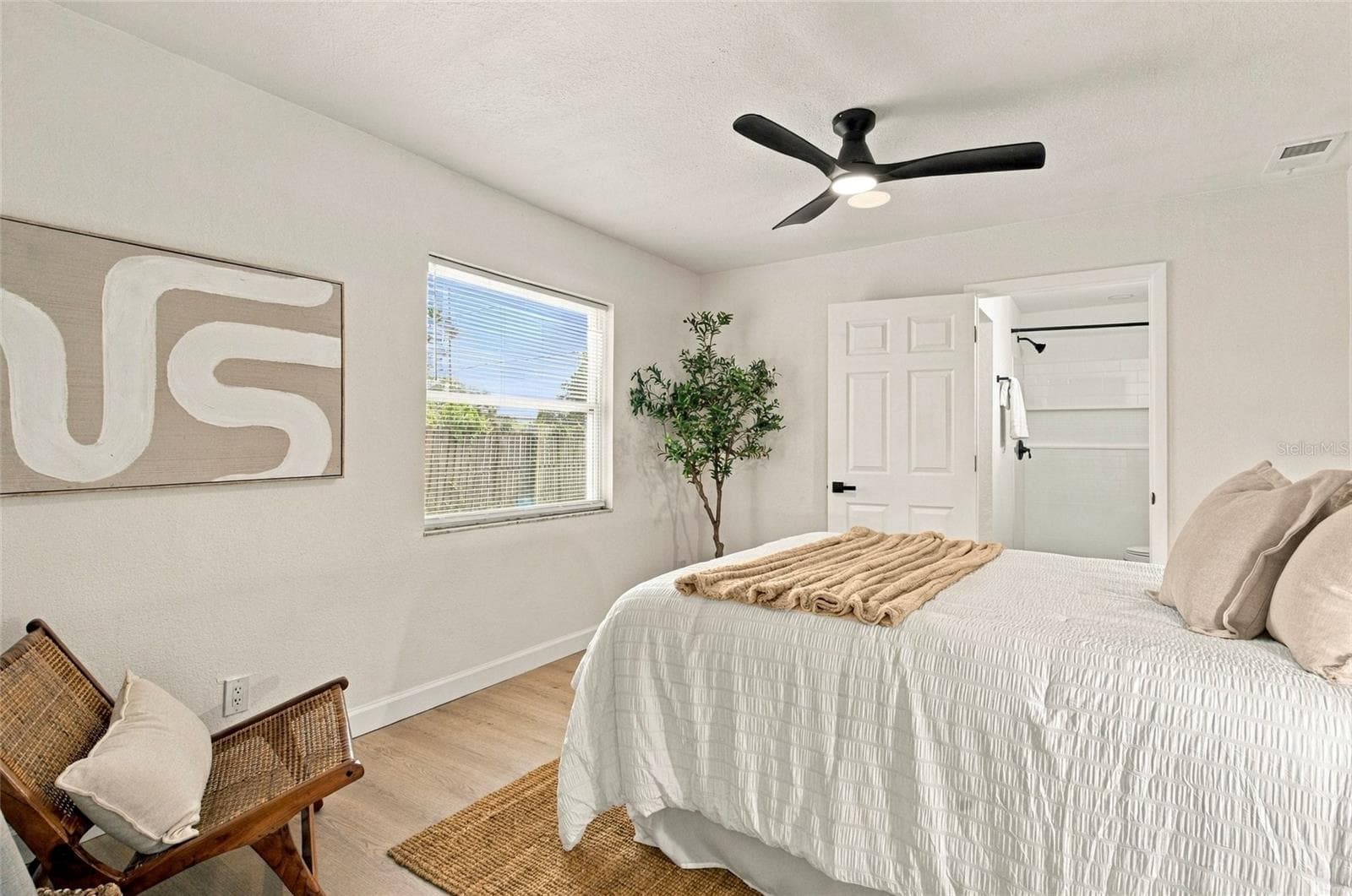 Single Family Residence at 5207 56TH AVE N, ST PETERSBURG, photo 13 of 31