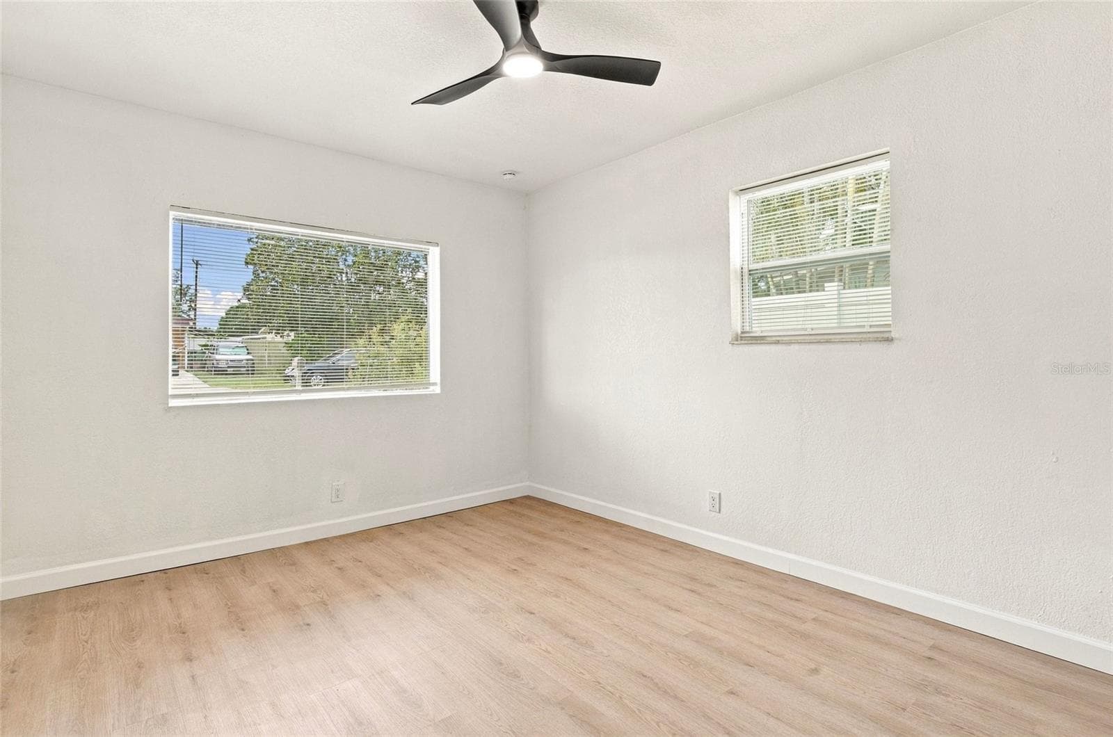 Single Family Residence at 5207 56TH AVE N, ST PETERSBURG, photo 20 of 31