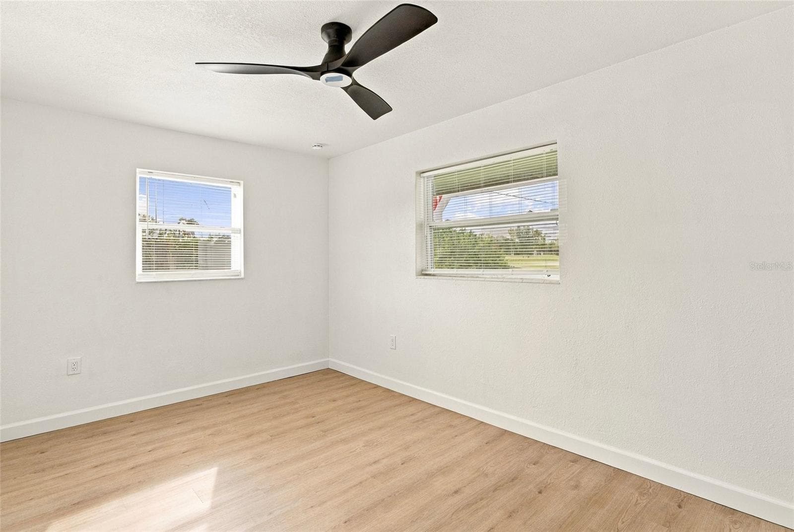 Single Family Residence at 5207 56TH AVE N, ST PETERSBURG, photo 25 of 31