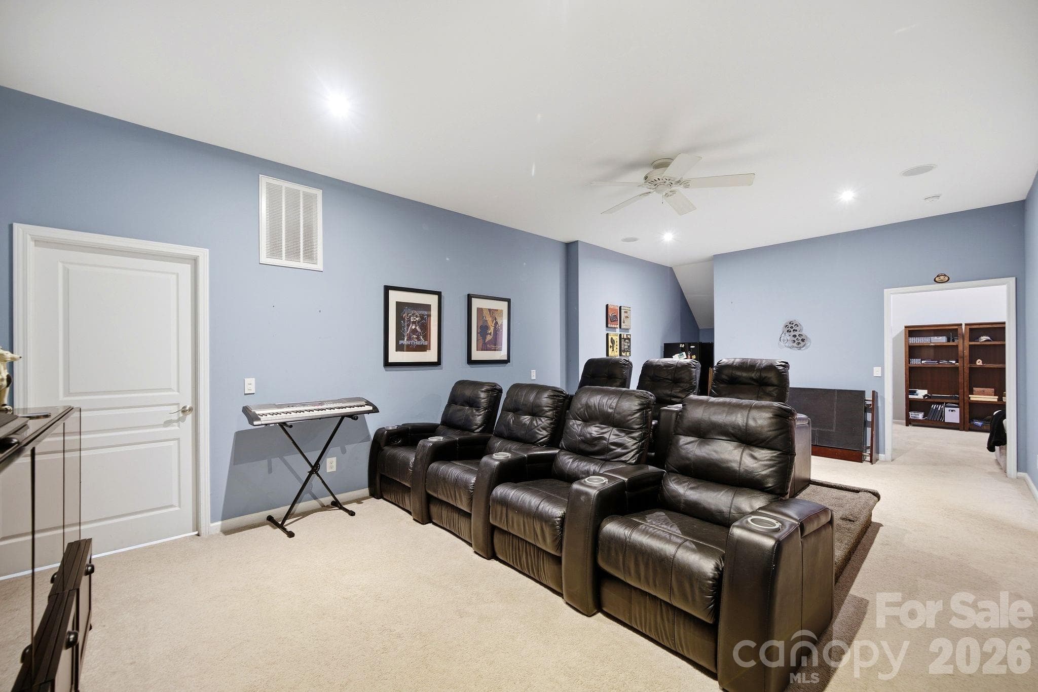 Single Family Residence at 3009 Grande Heights Drive, Charlotte, photo 17 of 32