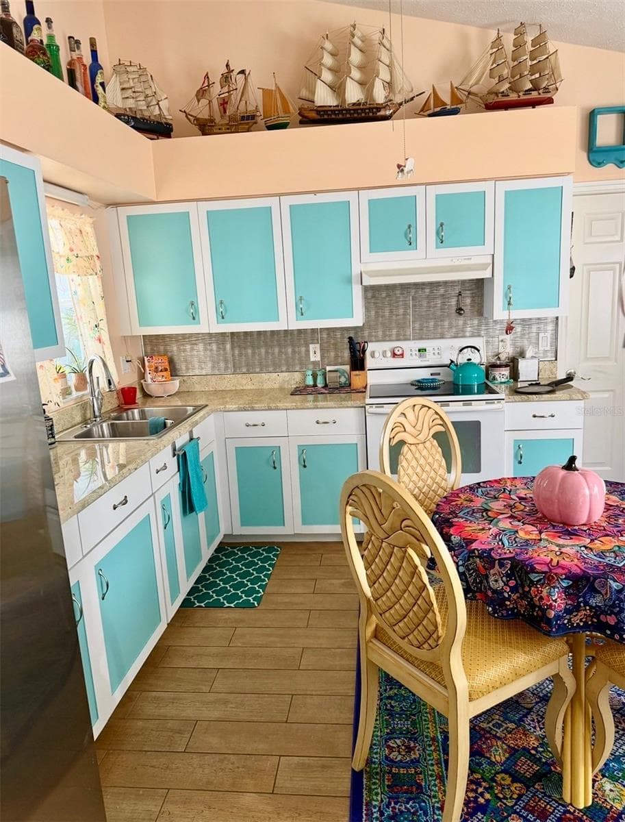 Single Family Residence at 10440 S CLINT LOOP, FLORAL CITY, photo 6 of 23