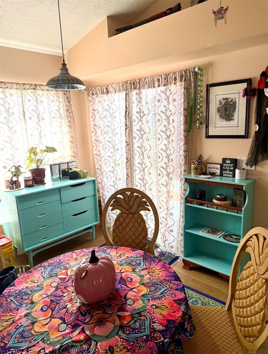 eat in kitchen with slider to side patio - 10440 S CLINT LOOP, FLORAL CITY