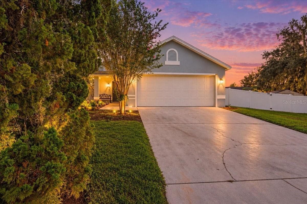Single Family Residence at 3824 CREEK WAY CT, PLANT CITY, photo 2 of 41