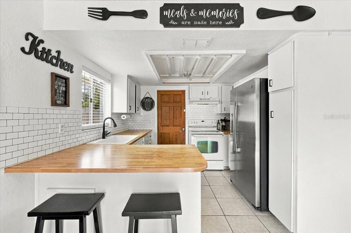 Kitchen - 3824 CREEK WAY CT, PLANT CITY