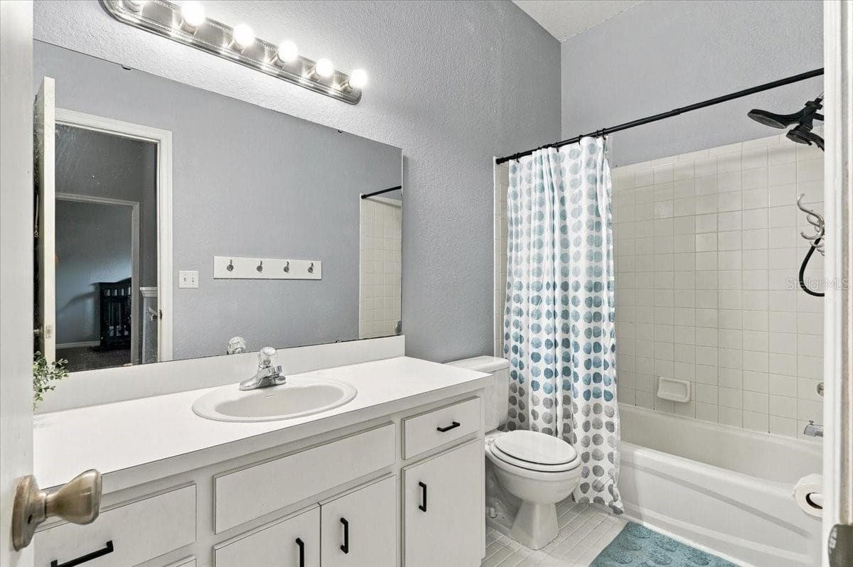 Bathroom 2-2nd Floor - 3824 CREEK WAY CT, PLANT CITY