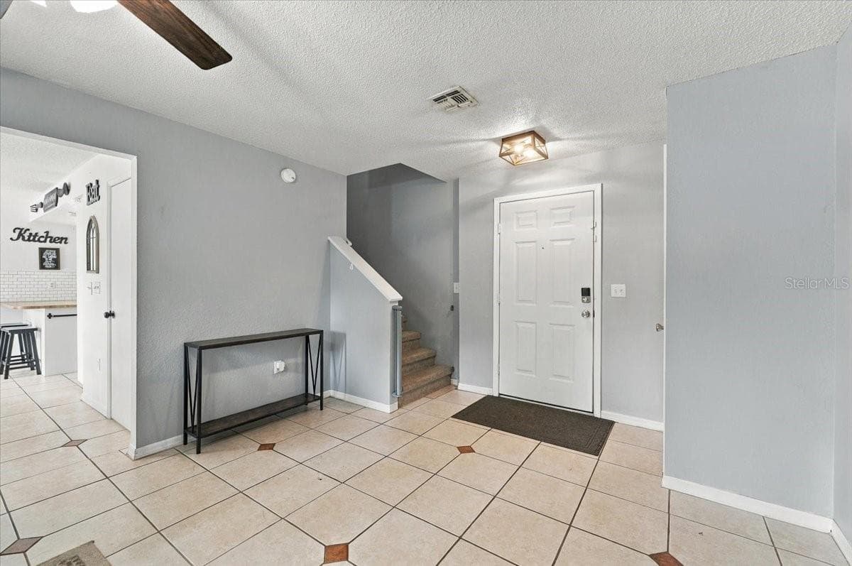 Foyer - 3824 CREEK WAY CT, PLANT CITY
