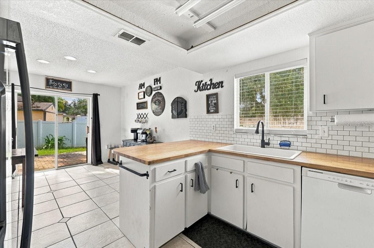 Kitchen - 3824 CREEK WAY CT, PLANT CITY