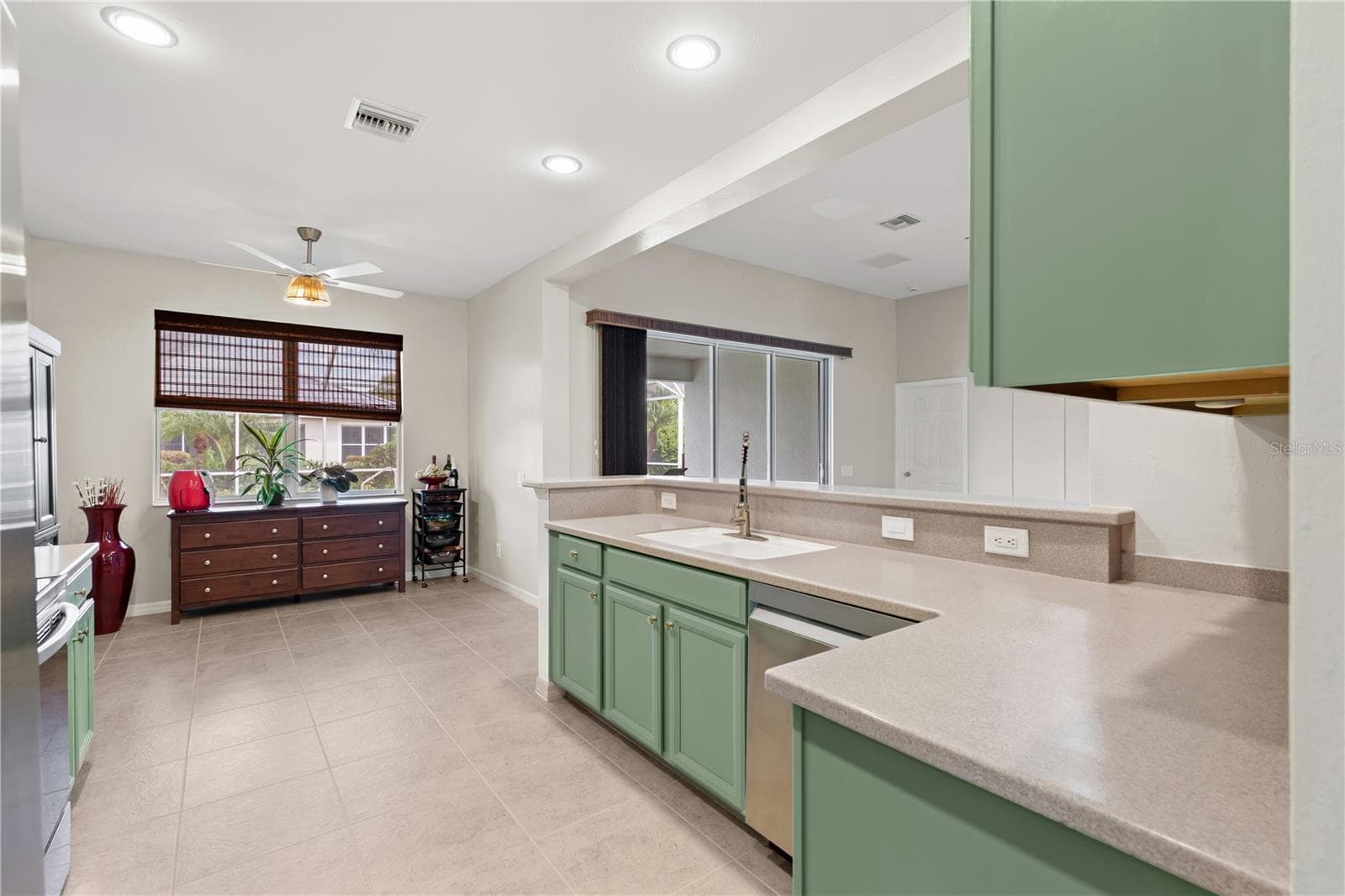 Single Family Residence at 2617 BRIGHTSIDE CT, CAPE CORAL, photo 11 of 58