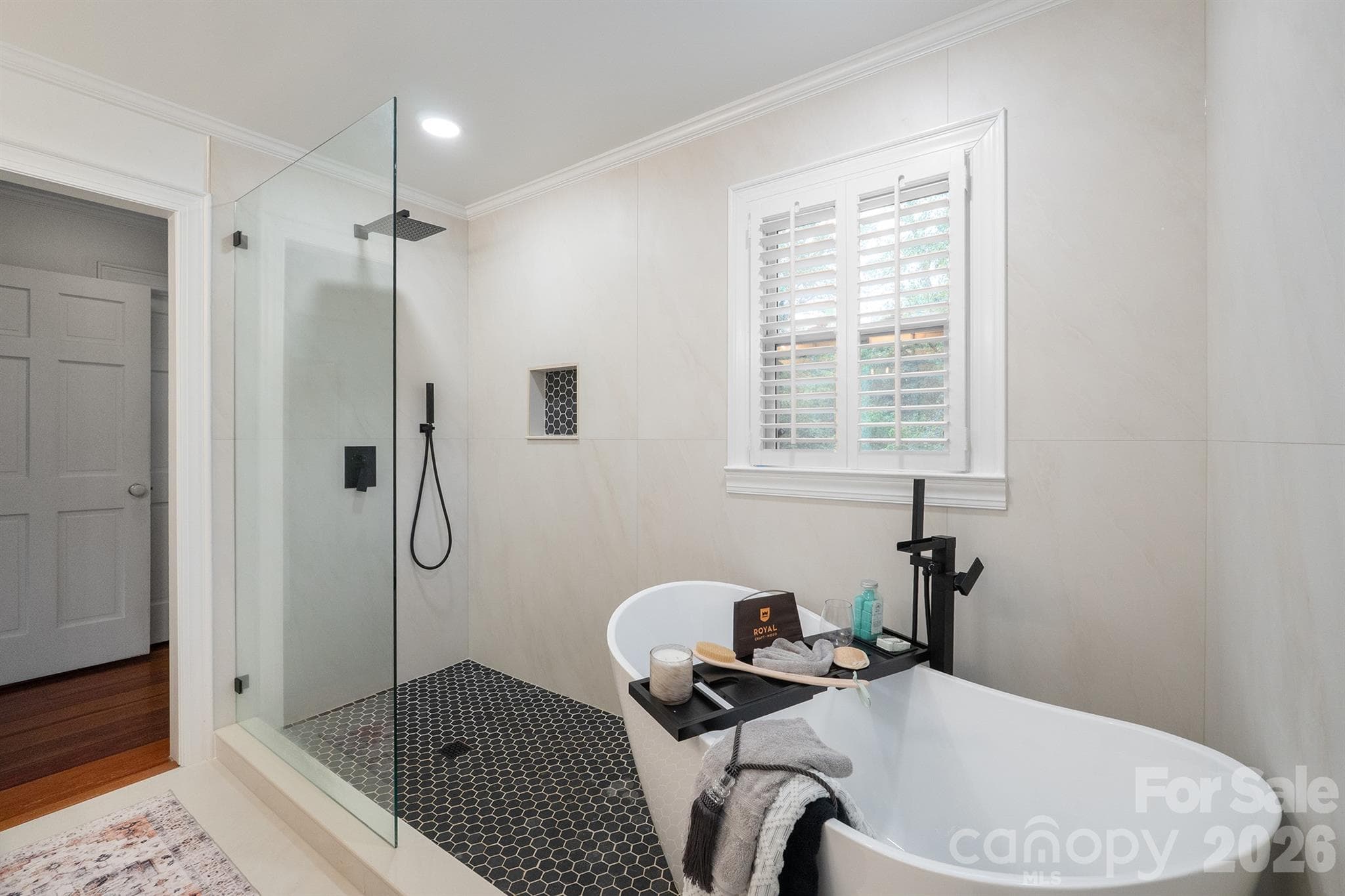new luxury soaker tub and walk in shower - 2720 Steeplechase Road, Gastonia