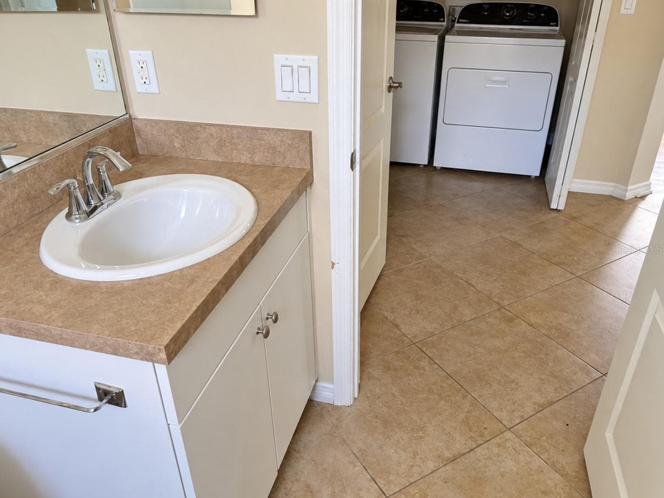 Single Family Residence at 11835 CRAWFORD PARRISH LN, PARRISH, photo 14 of 25