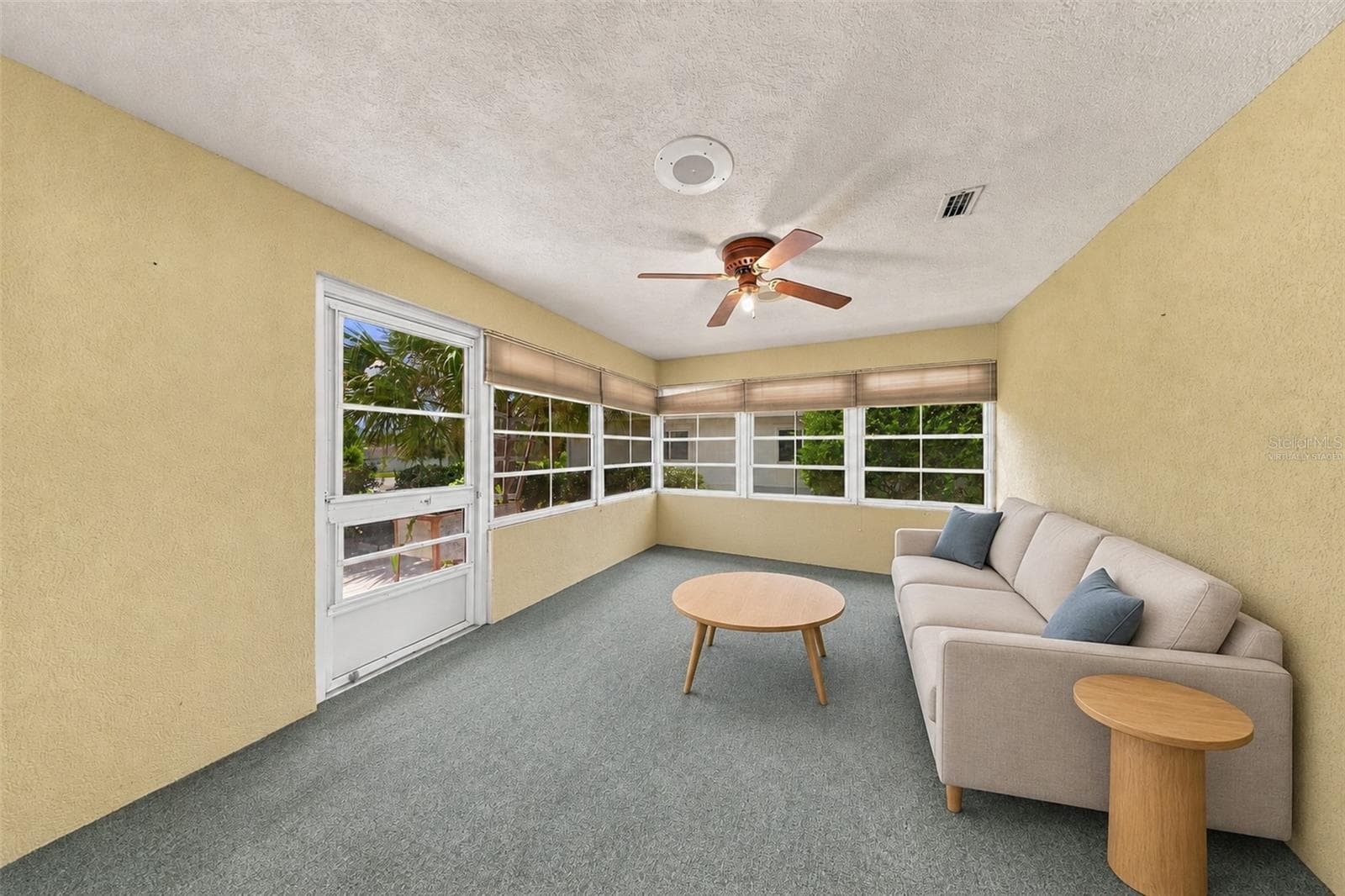 Virtually Staged Florida Room Enclosed & Receives Air Conditioning - 11268 SE 175TH LN, SUMMERFIELD