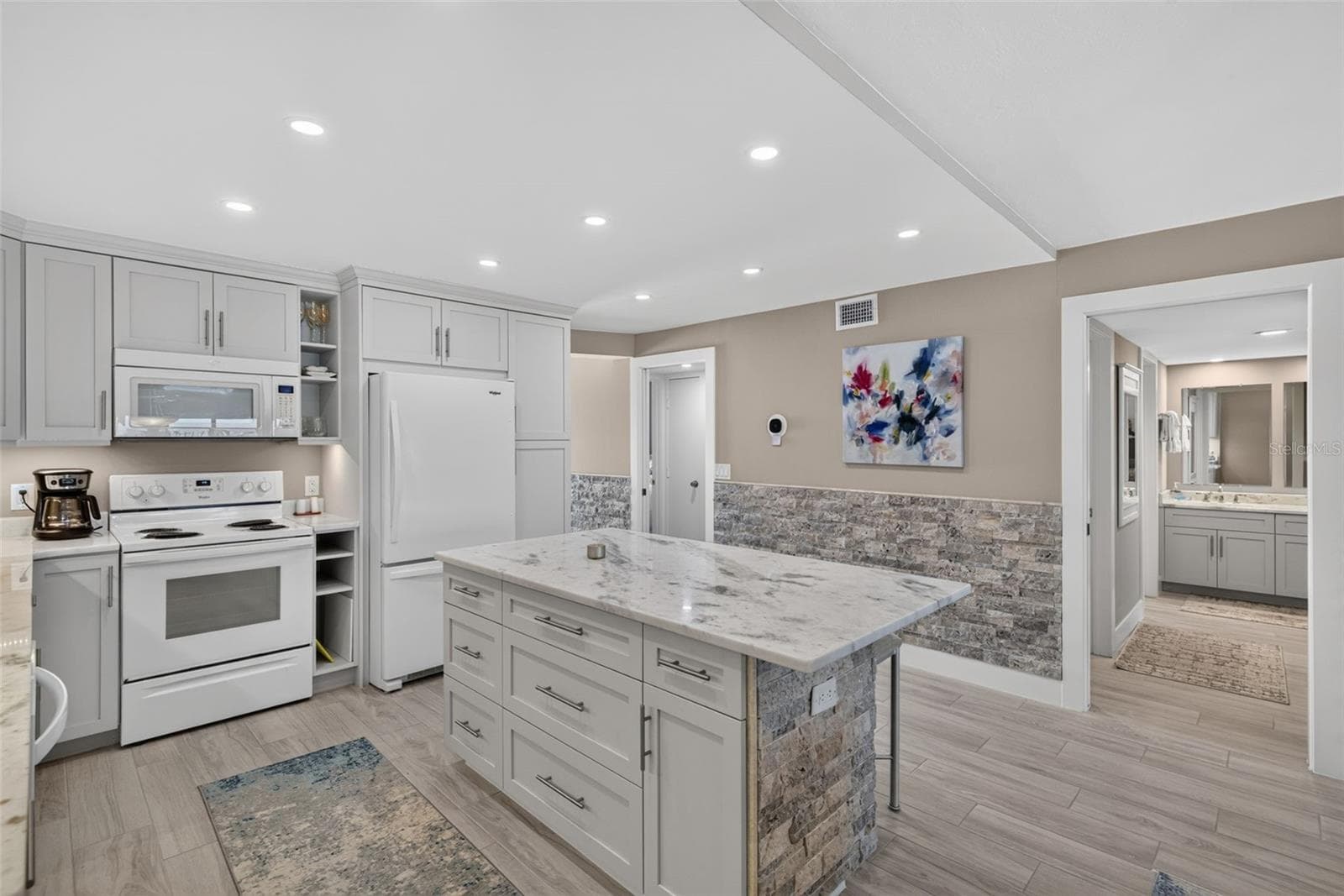 Condo - Hotel at 538 ESTERO BLVD #203, FORT MYERS BEACH, photo 12 of 41