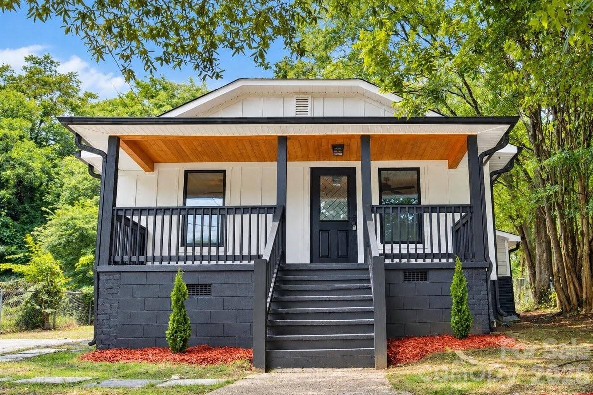 15 Meadowview Avenue