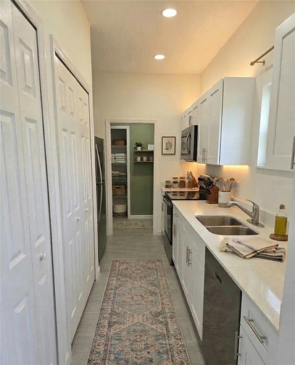 Kitchen - 416 COLUMBUS BLVD, LEHIGH ACRES