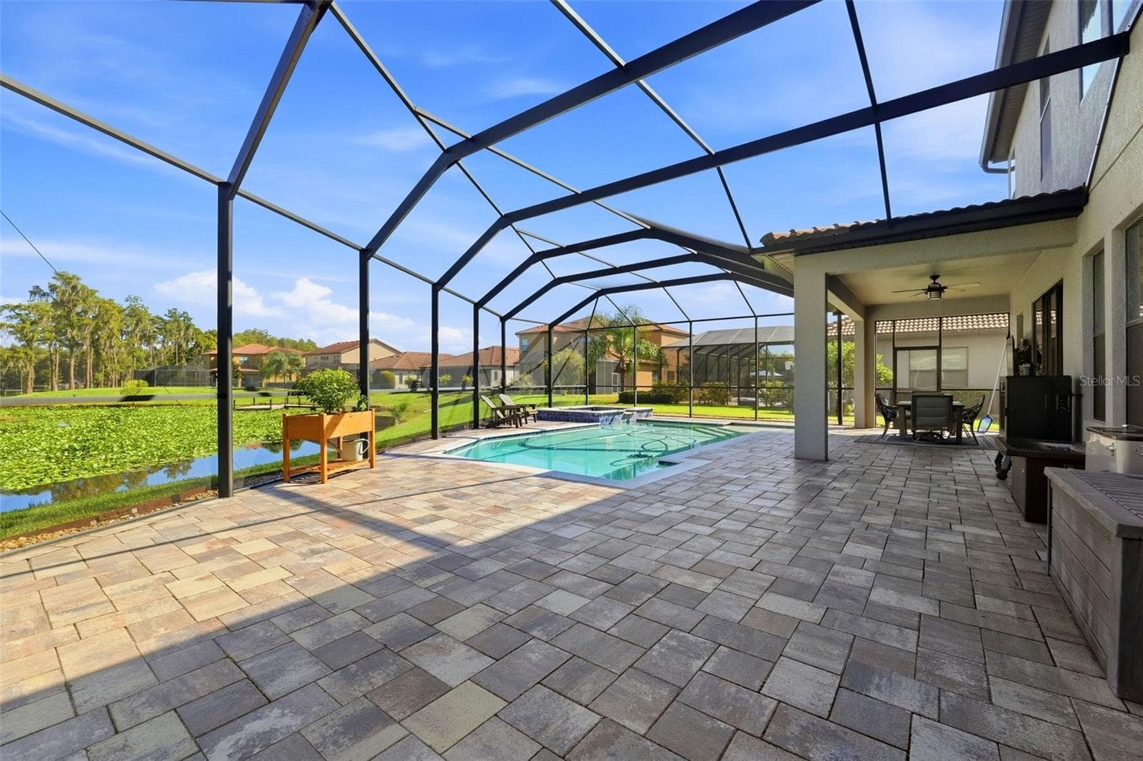 Single Family Residence at 5157 LAKECASTLE DR, TAMPA, photo 26 of 50