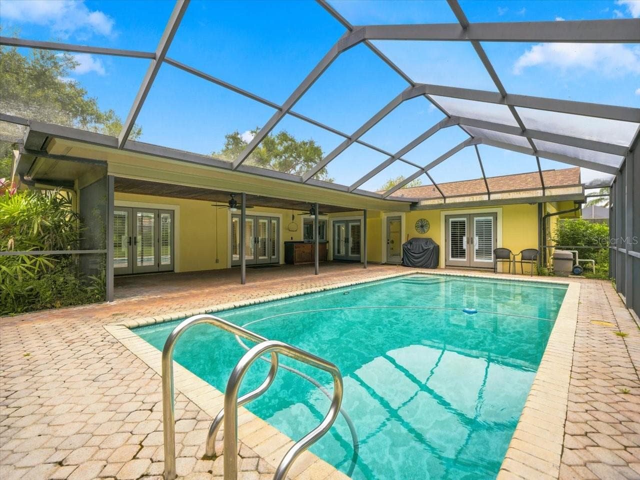 Single Family Residence at 13903 MIDDLE PARK DR, TAMPA, photo 4 of 52