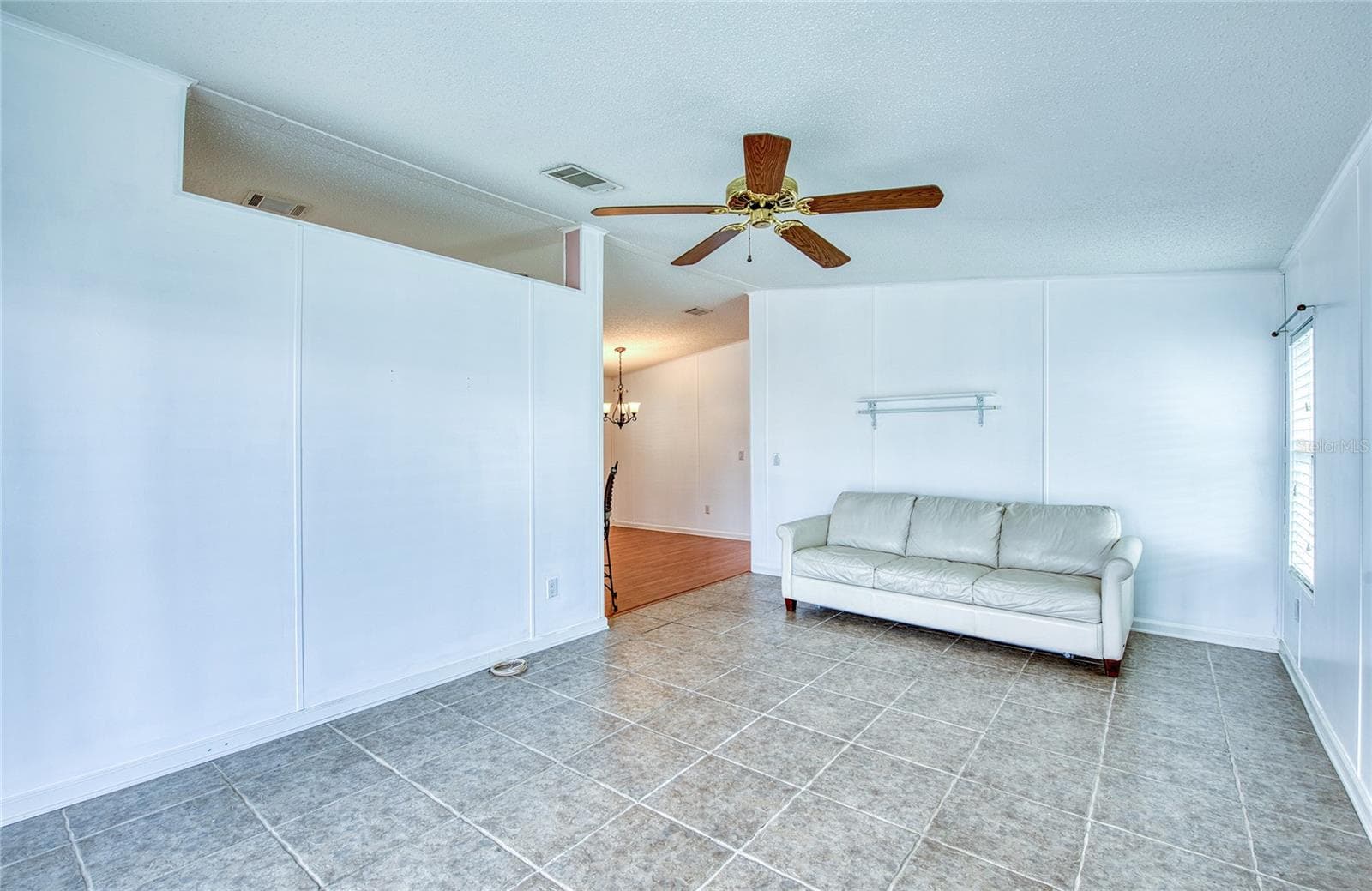 Manufactured Home at 82 PELICAN DR N, OLDSMAR, photo 2 of 45