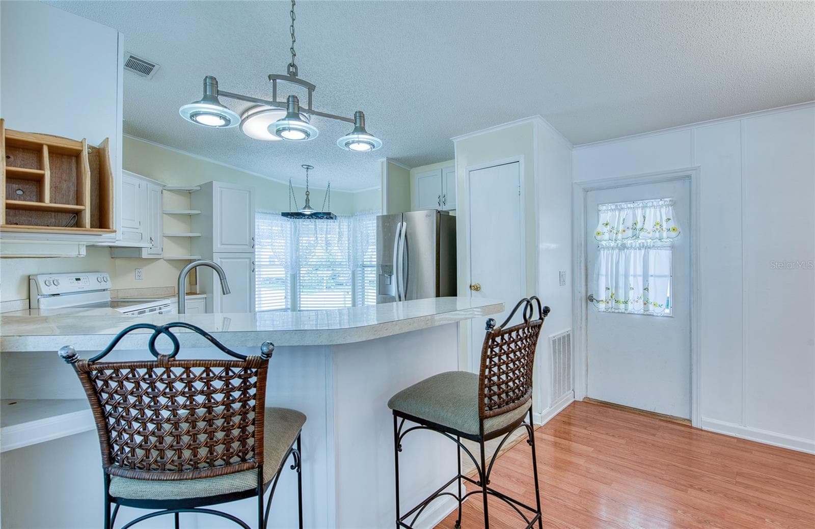 Manufactured Home at 82 PELICAN DR N, OLDSMAR, photo 7 of 45