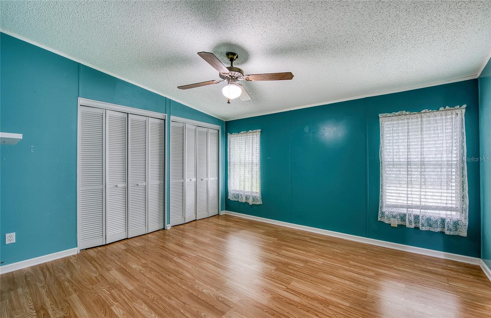 Manufactured Home at 82 PELICAN DR N, OLDSMAR, photo 16 of 45