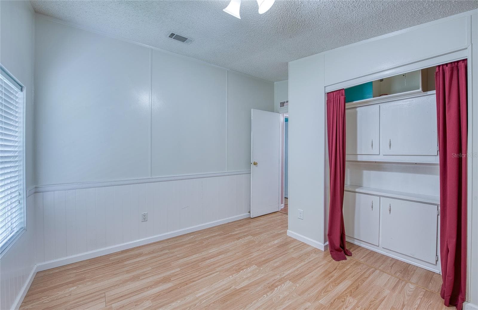 Manufactured Home at 82 PELICAN DR N, OLDSMAR, photo 20 of 45