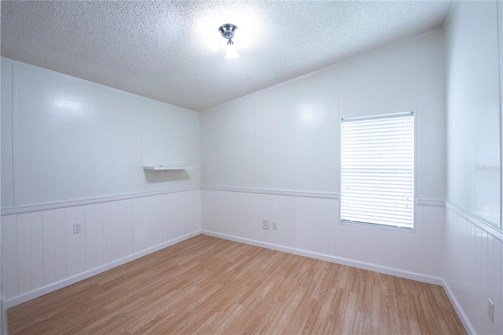 Manufactured Home at 82 PELICAN DR N, OLDSMAR, photo 21 of 45