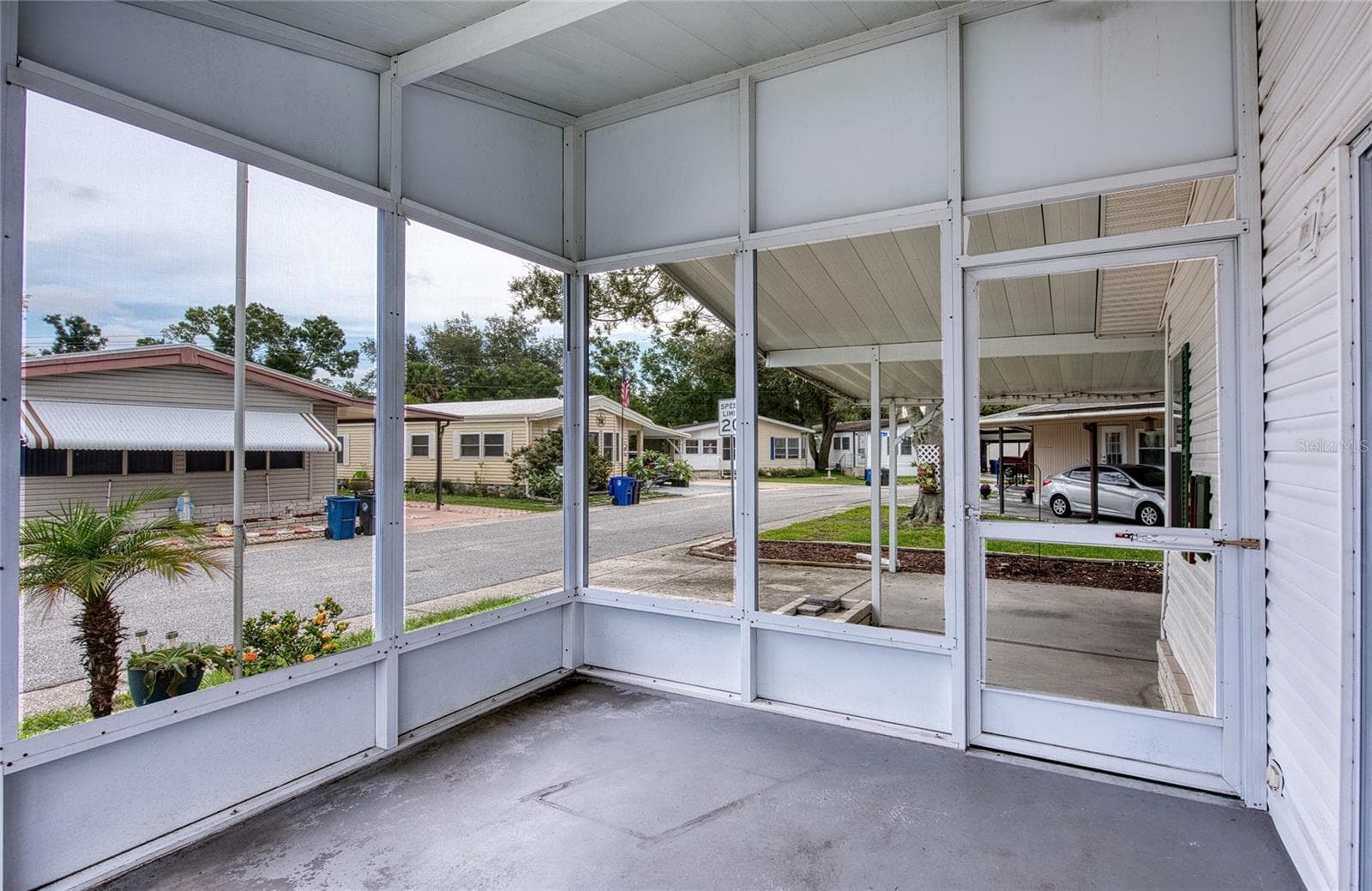 Manufactured Home at 82 PELICAN DR N, OLDSMAR, photo 24 of 45