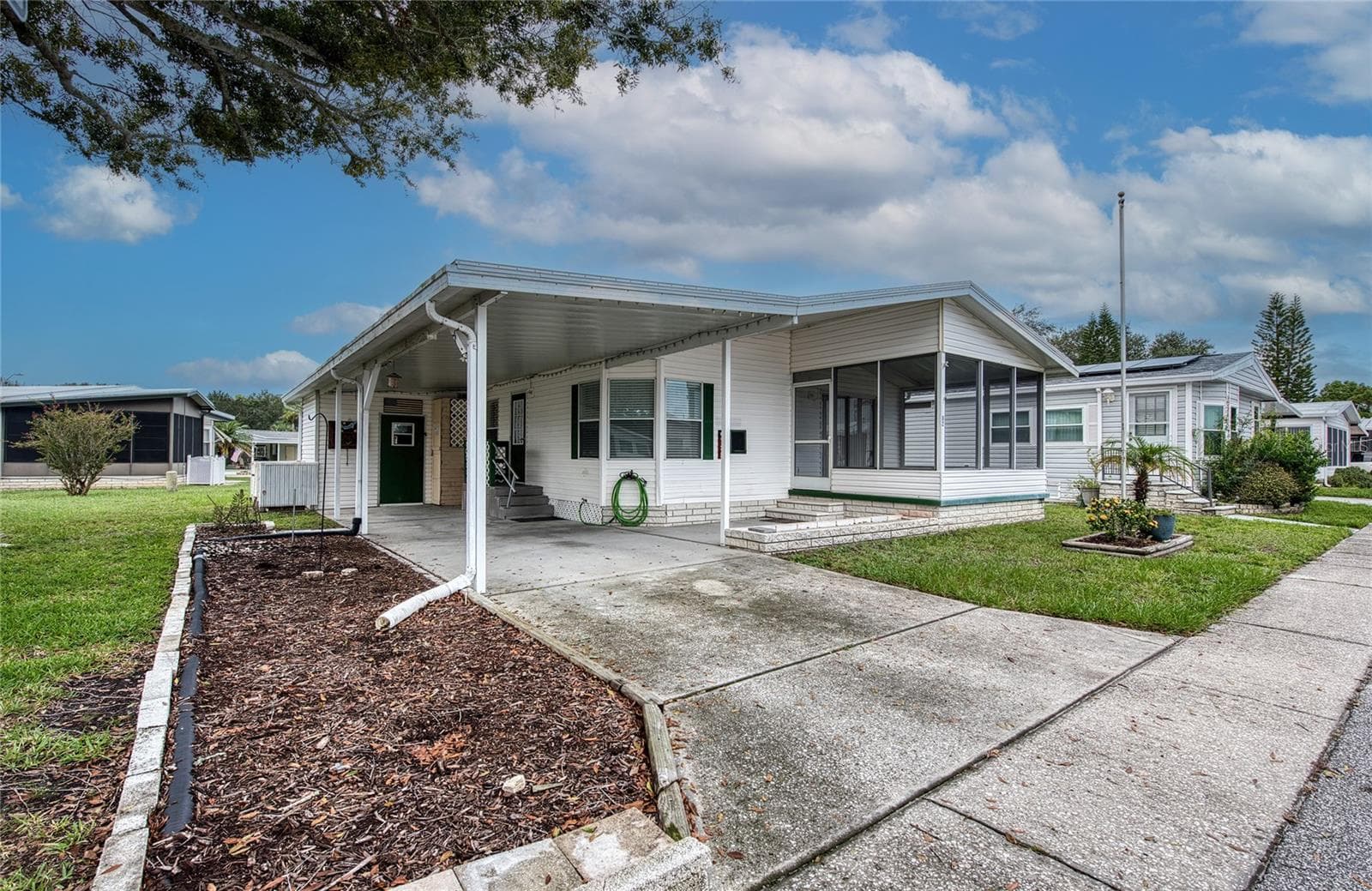 Manufactured Home at 82 PELICAN DR N, OLDSMAR, photo 29 of 45