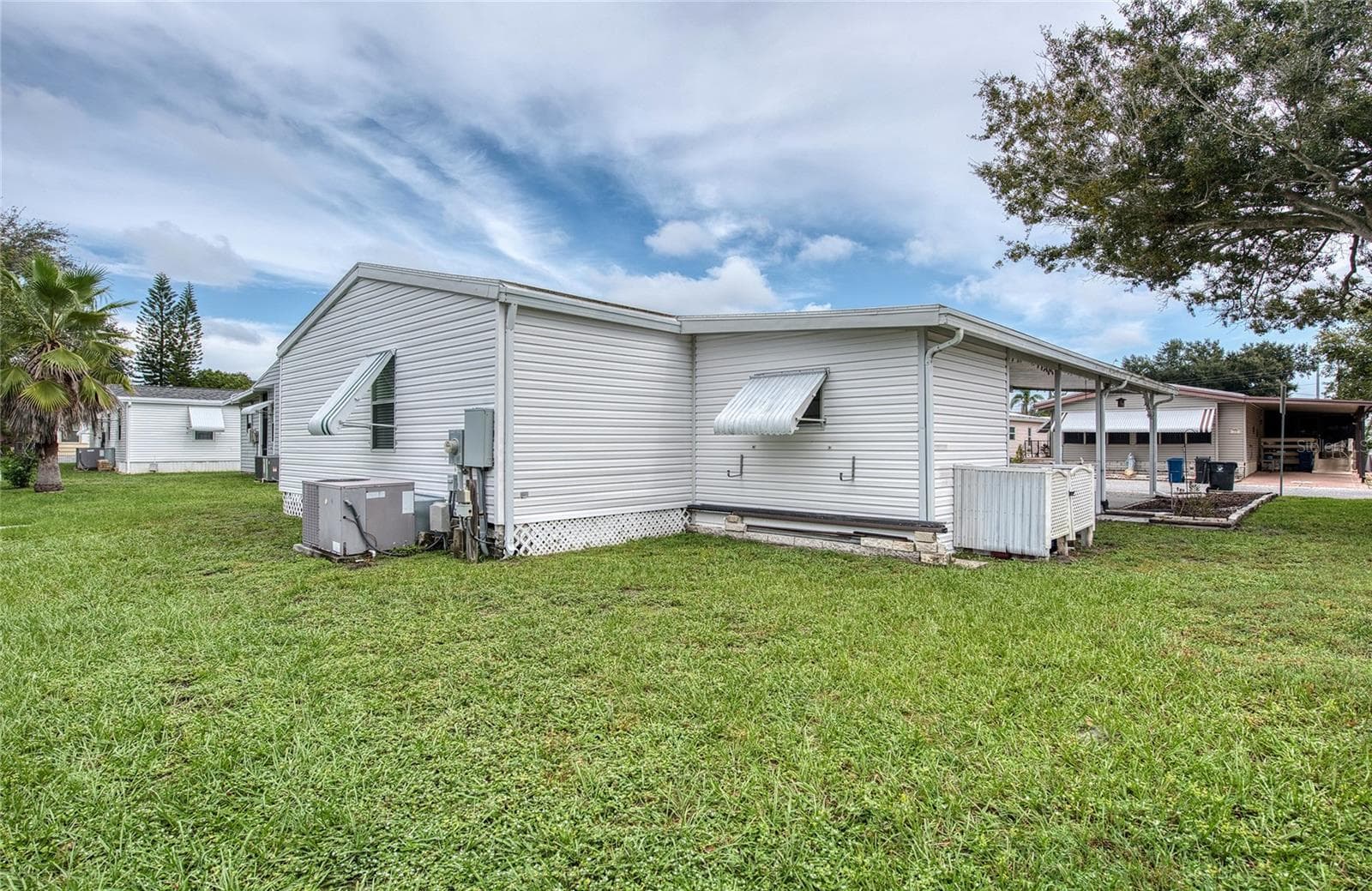Manufactured Home at 82 PELICAN DR N, OLDSMAR, photo 31 of 45