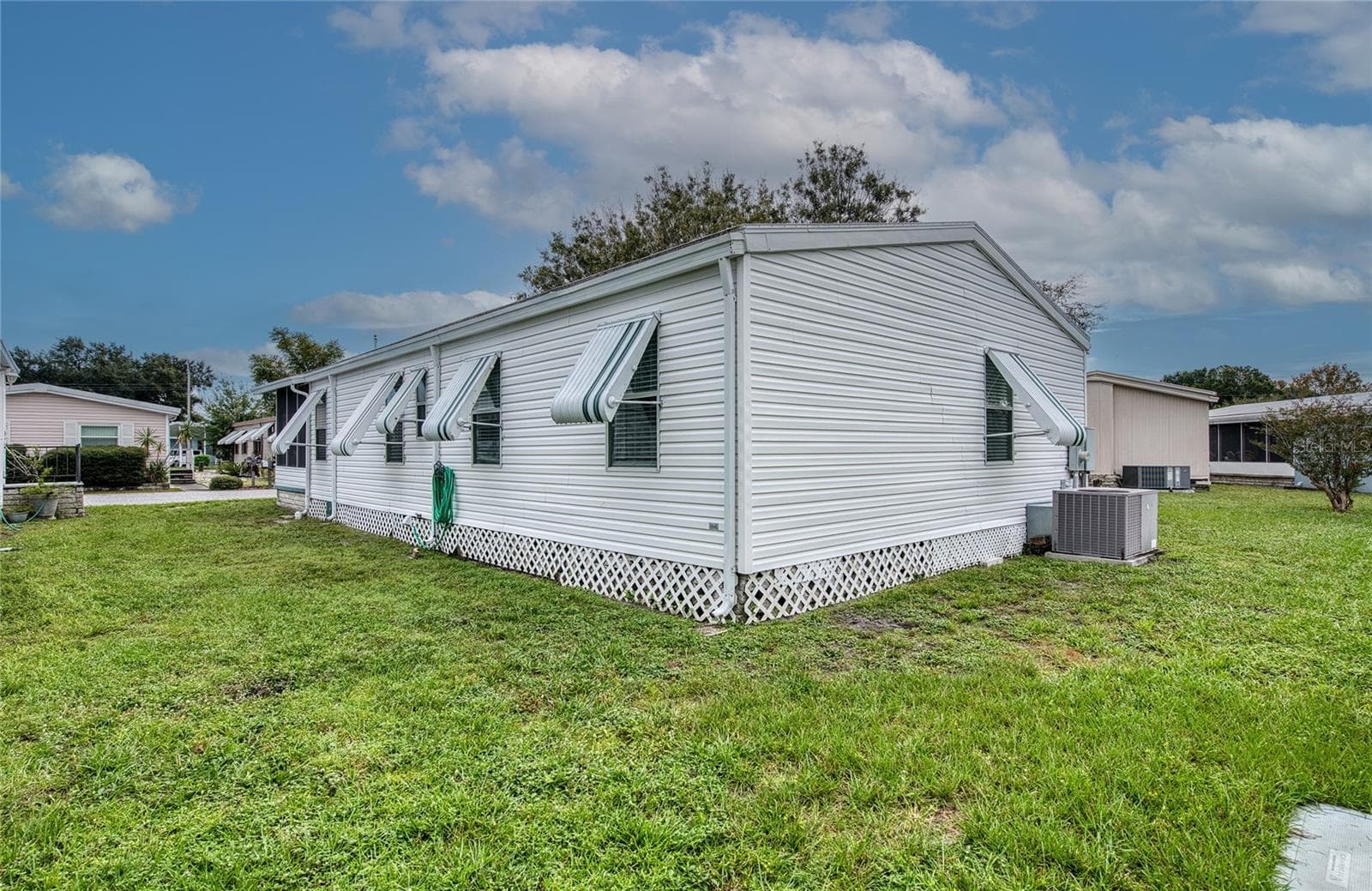 Manufactured Home at 82 PELICAN DR N, OLDSMAR, photo 32 of 45