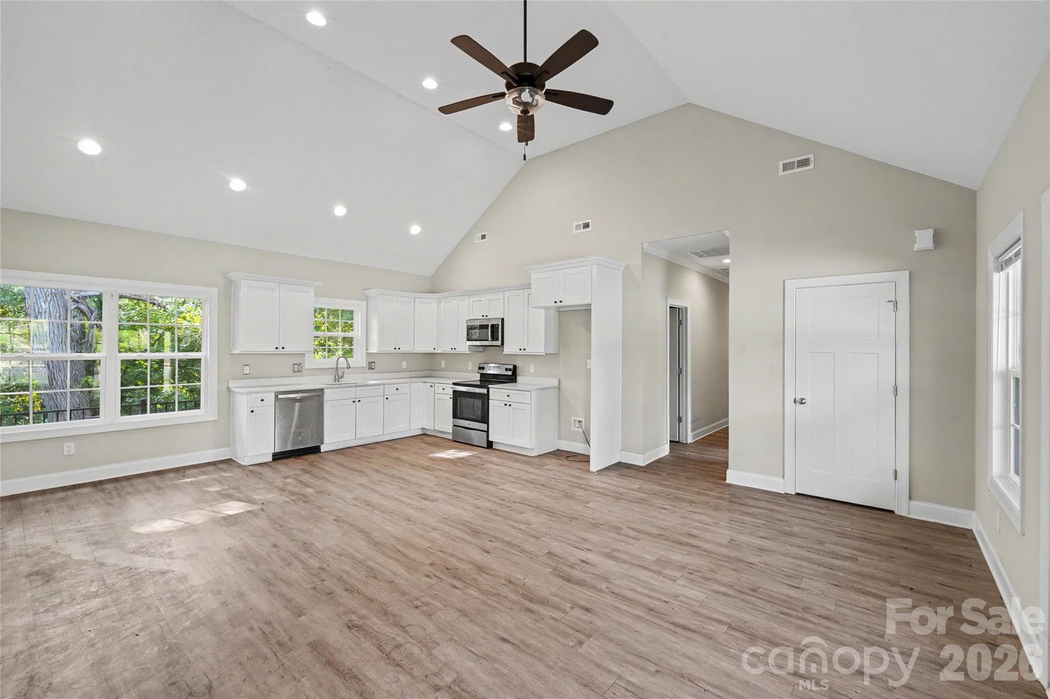 Single Family Residence at 161 Ole Eastpointe Drive, York, photo 9 of 26
