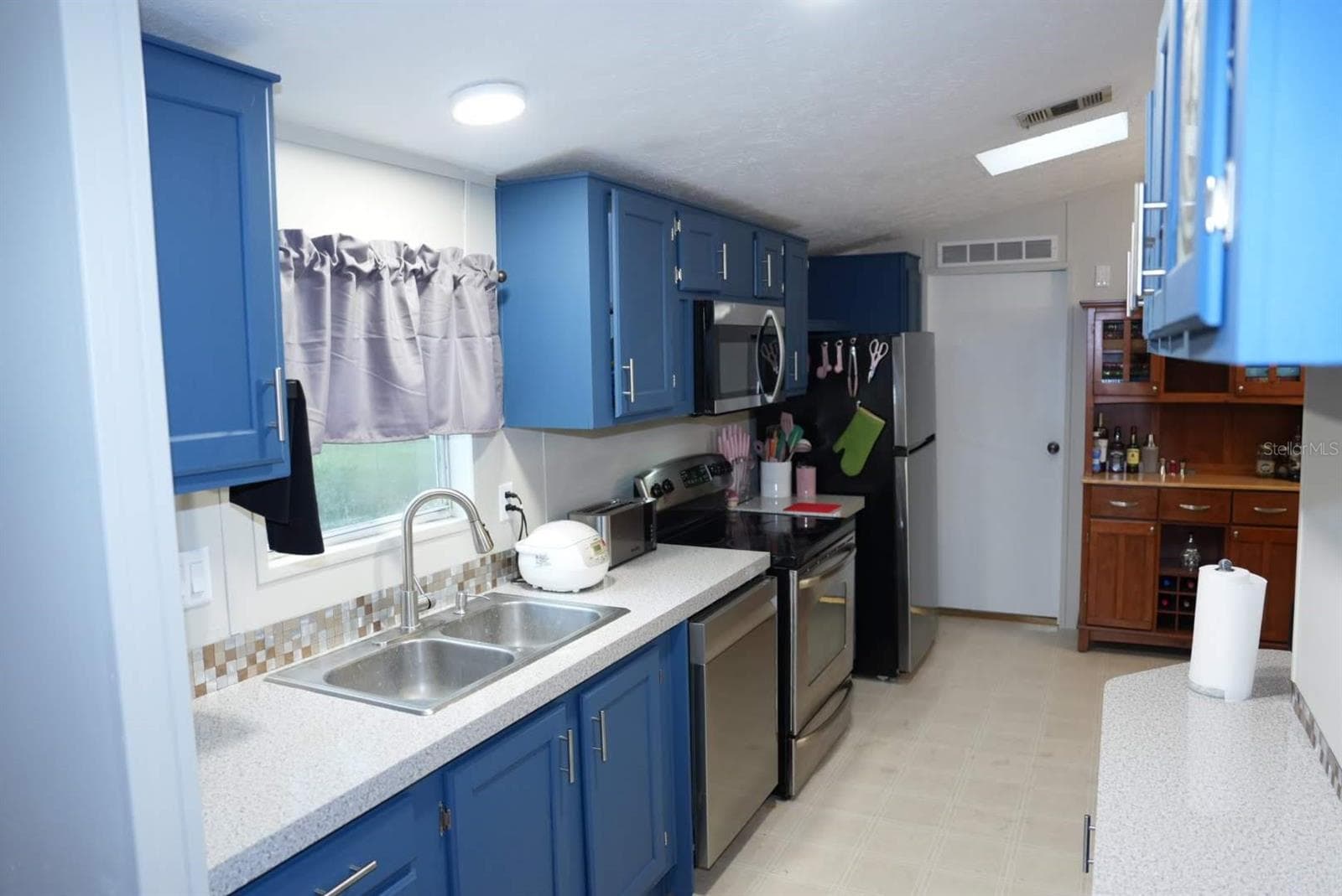 Manufactured Home at 12330 NE 77TH CT, BRONSON, photo 10 of 51